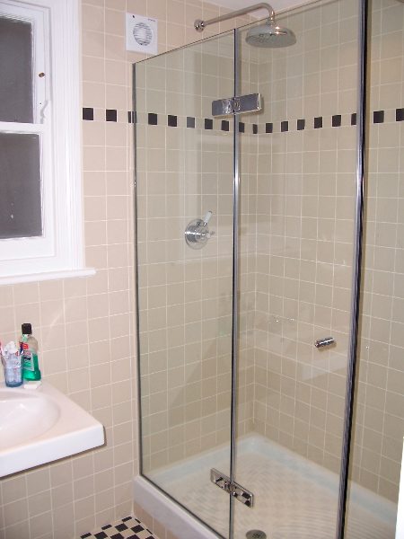 Frameless Glass Showers and Screens