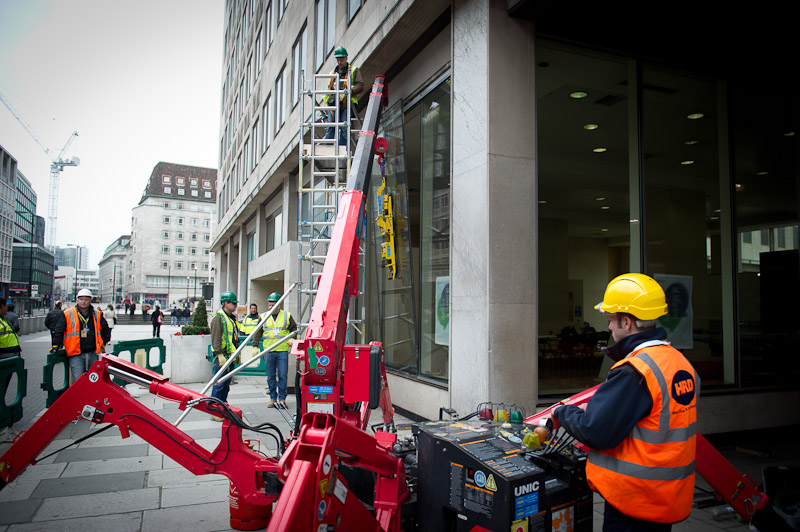 Shell Centre Statue Removal Gallery Gallery