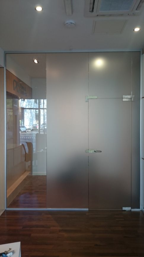 glass doors and screens